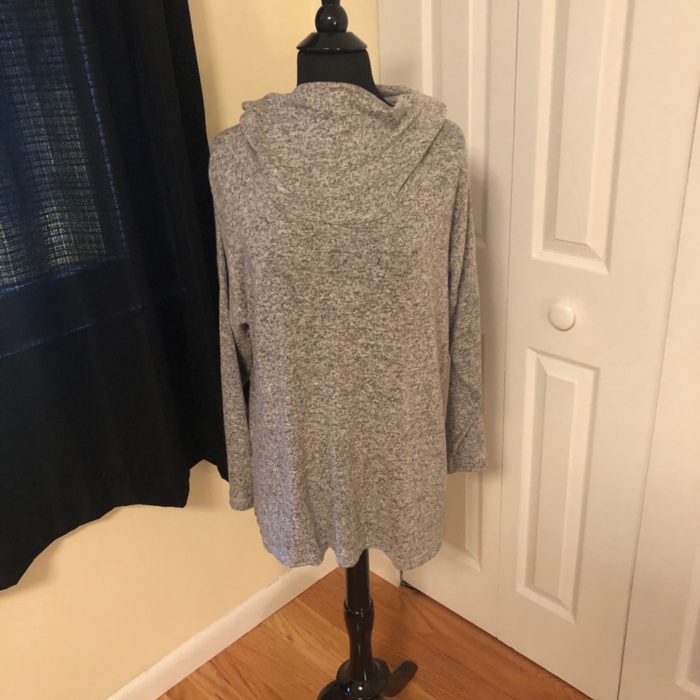 Mary Square sweater in EUC!